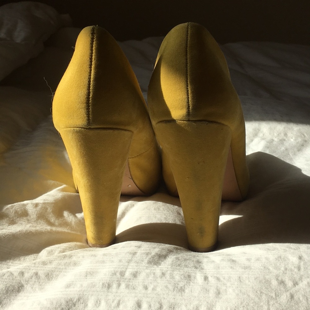 Yellow heels - Picture 3 of 4